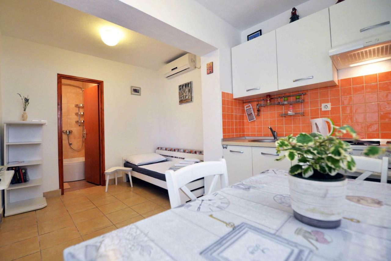 Stari Apartment Murter